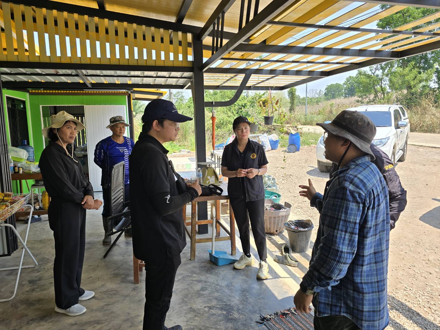 title - ปฏิรูปที่ดินจังหวัดเพชรบุรี พร้อมด้วยเจ้าหน้าที่ ส.ป.ก.เพชรบุรี ลงพื้นที่รวบรวมข้อมูลประกอบการพิจารณาของคณะกรรมการปฏิรูปที่ดินจังหวัดเพชรบุรี (คปจ.เพชรบุรี) กรณีหน่วยงานรัฐ ขออนุญาตใช้ที่ดินในเขตปฏิรูปที่ดินเพื่อกิจการสาธารณูปโภค